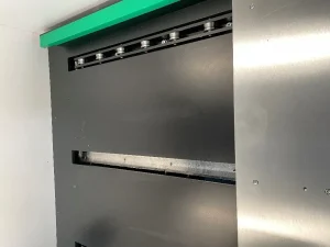marcatura laser automatizzata di pannelli in acciaio inox per forni industriali
